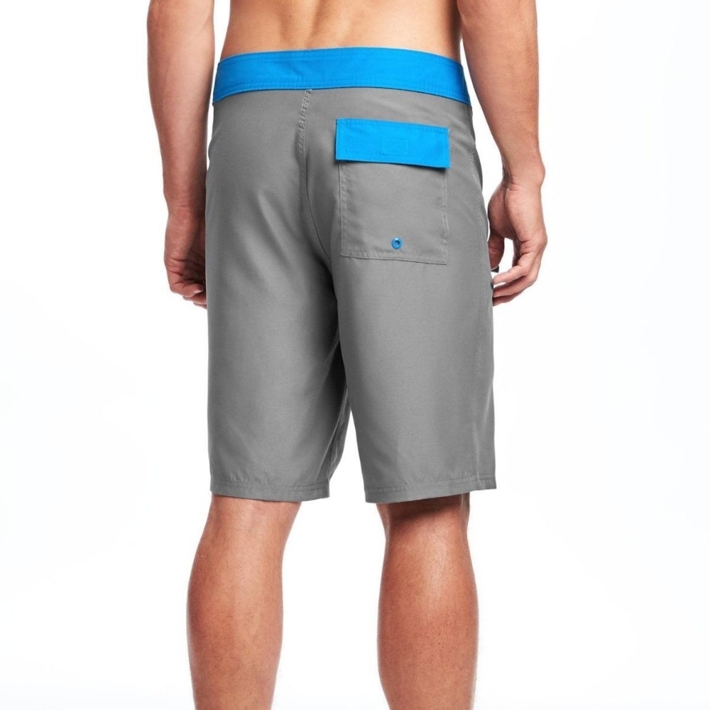 Old Navy Board Shorts for Men (10') - Picture 2 of 2